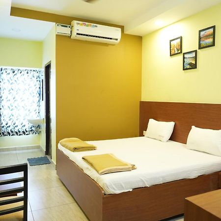 Sri Krishnan Residency Hotel Pollāchi Eksteriør billede