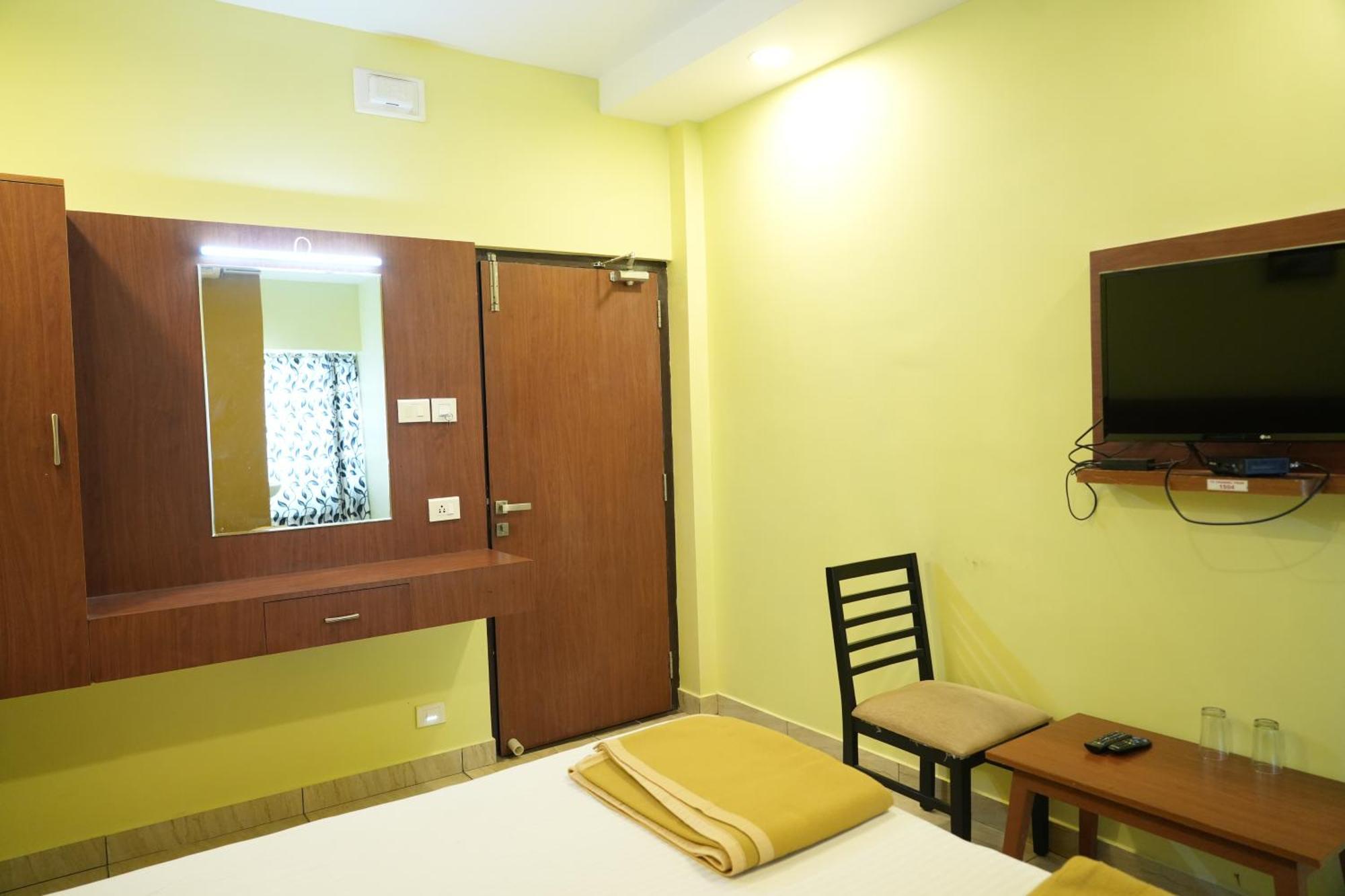 Sri Krishnan Residency Hotel Pollāchi Eksteriør billede