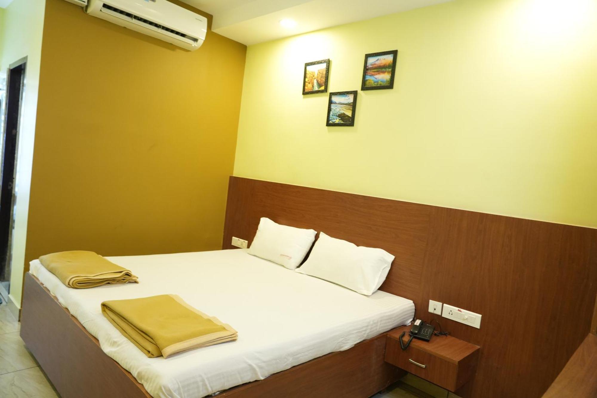 Sri Krishnan Residency Hotel Pollāchi Eksteriør billede