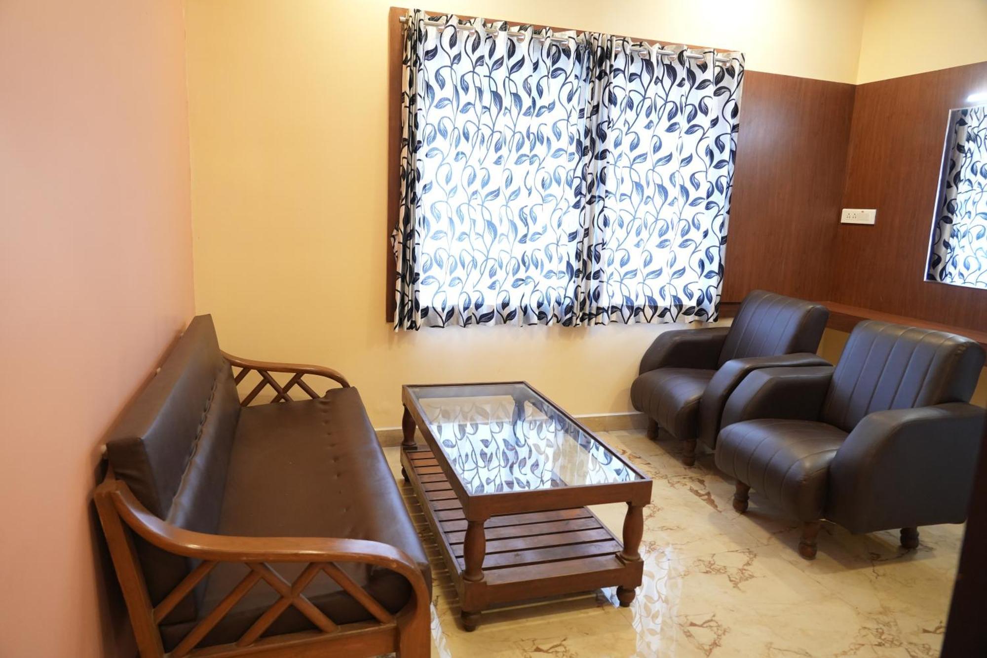 Sri Krishnan Residency Hotel Pollāchi Eksteriør billede