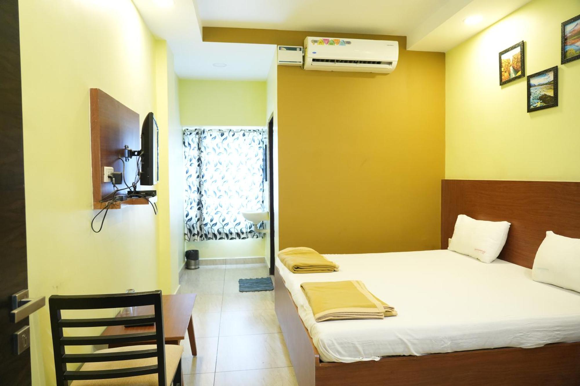 Sri Krishnan Residency Hotel Pollāchi Eksteriør billede