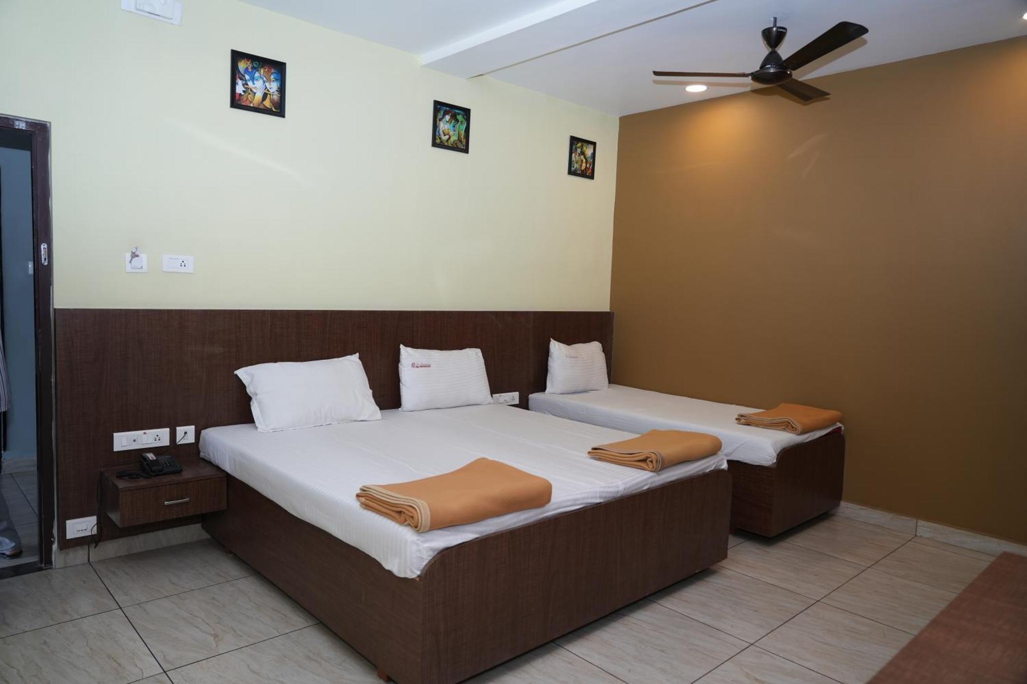 Sri Krishnan Residency Hotel Pollāchi Eksteriør billede