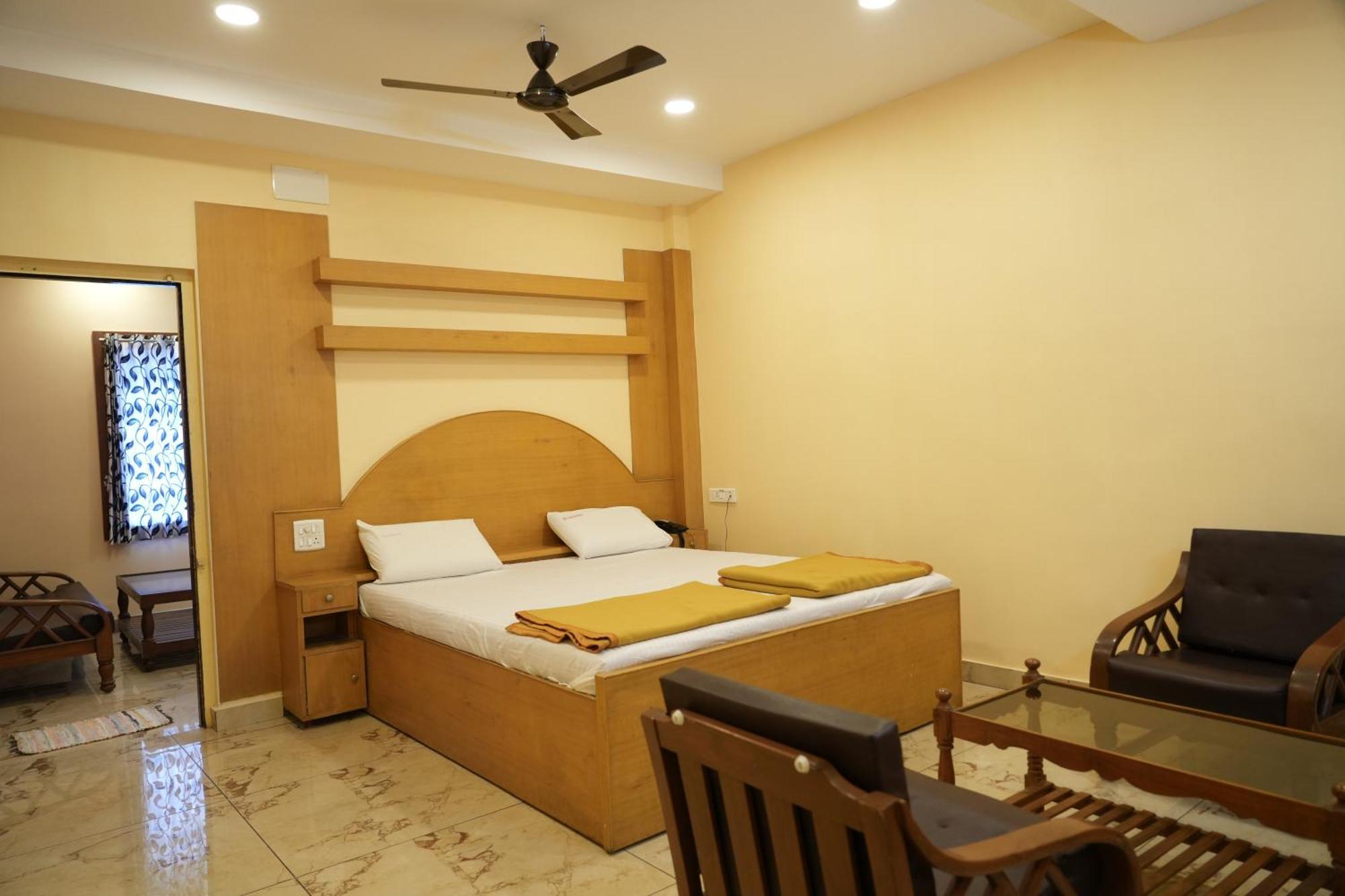 Sri Krishnan Residency Hotel Pollāchi Eksteriør billede