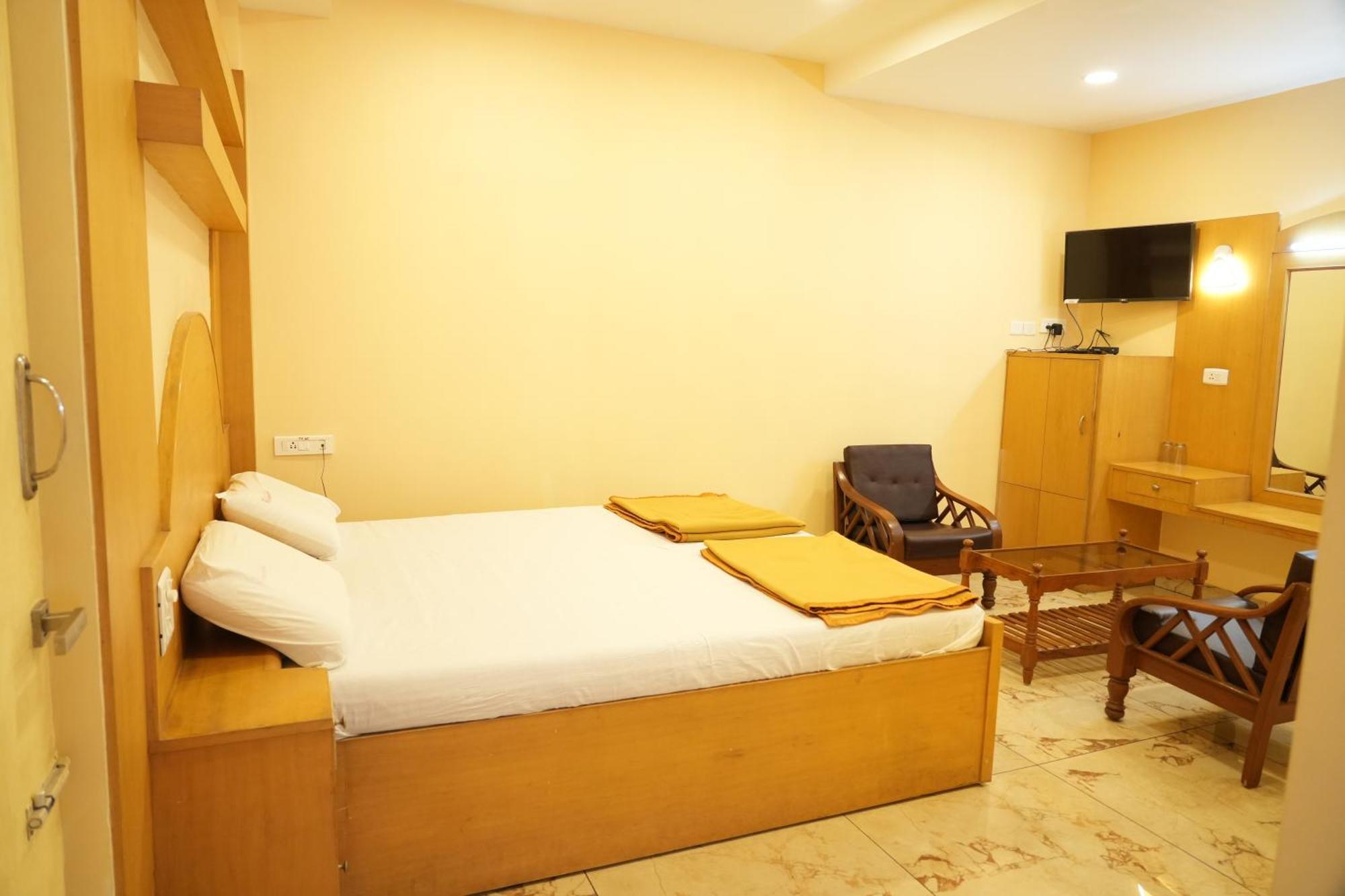 Sri Krishnan Residency Hotel Pollāchi Eksteriør billede